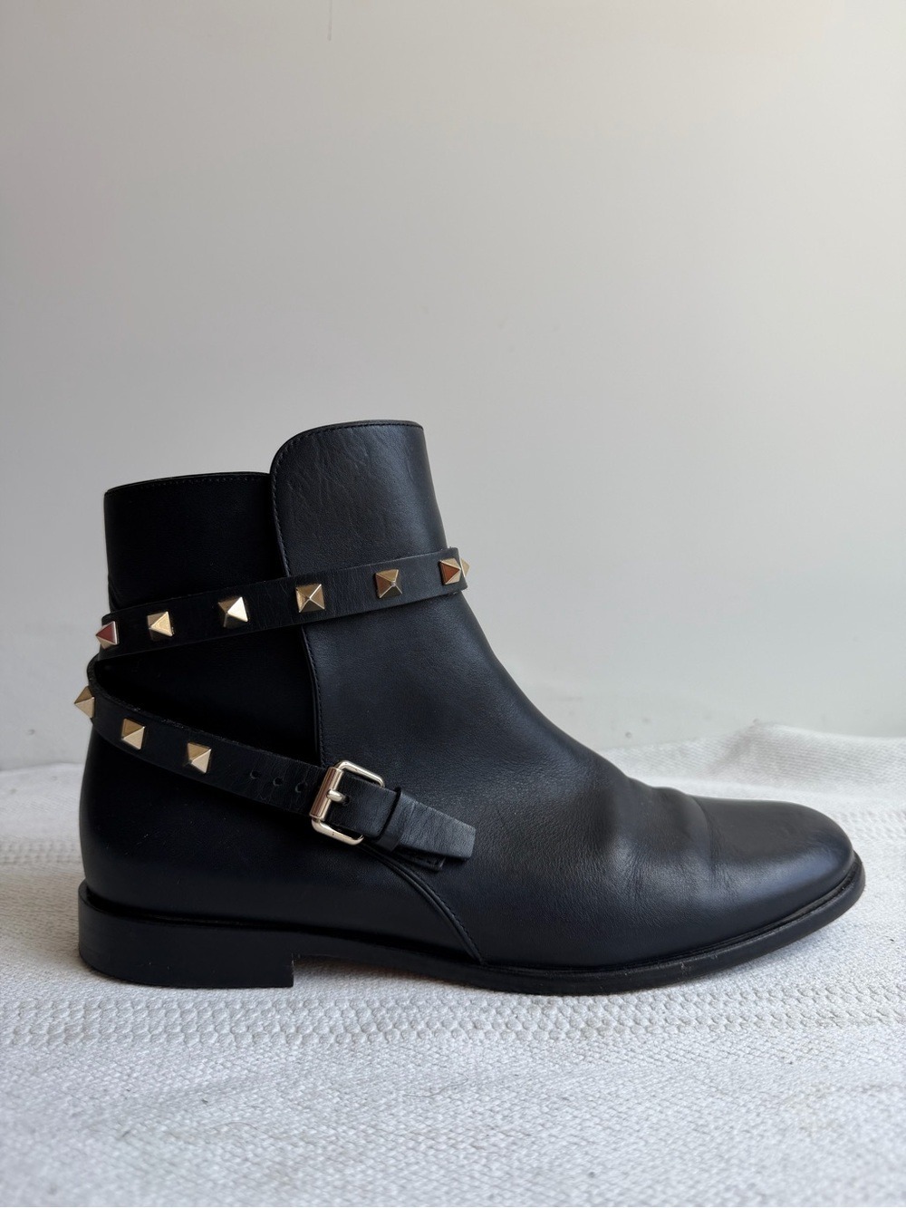 Valentino Garavani Black Leather Rockstud Ankle Boots EU 38 US 8 - Picture 2 of 10